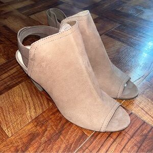 NWOT Vince Camuto Shoban Woman’s Heeled Sandal Peep Toe Size 10 M